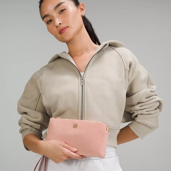 Lululemon Curved Wristlet Velour NWT *Limited Edition Gold* Pink Pastel (O/S) - Picture 12 of 13